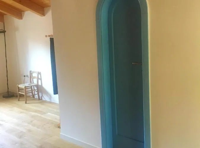 Comfy House In Crotone, Fenced Garden * Crotone