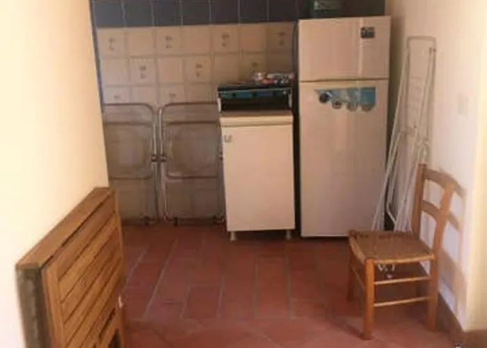 Comfy House In Crotone, Fenced Garden Nyaraló