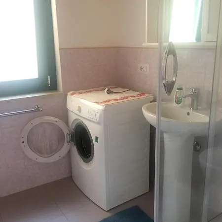 Comfy House In Crotone, Fenced Garden Ferienhaus