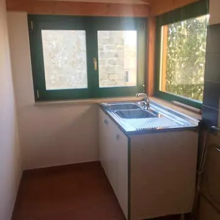 Ferienhaus Comfy House In Crotone, Fenced Garden