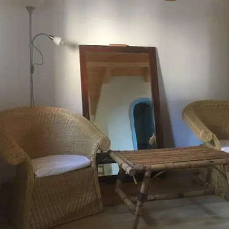 Comfy House In Crotone, Fenced Garden Κρότωνας