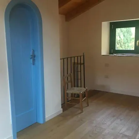Vakantiehuis Comfy House In Crotone, Fenced Garden