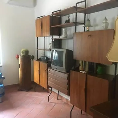 Comfy House In Crotone, Fenced Garden Crotone