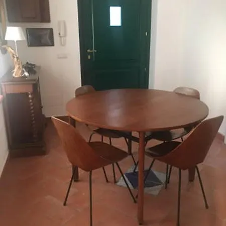Comfy House In Crotone, Fenced Garden * Κρότωνας