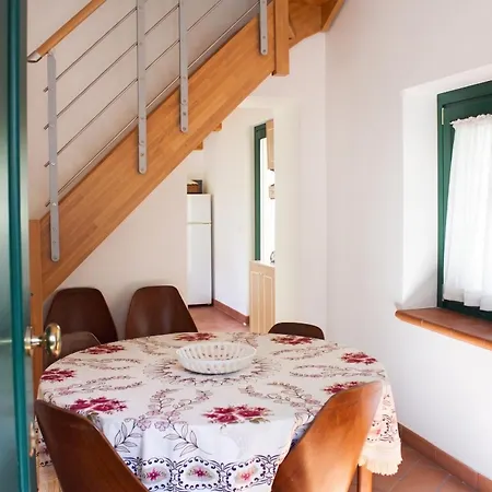 Comfy House In Crotone, Fenced Garden Vakantiehuis Crotone