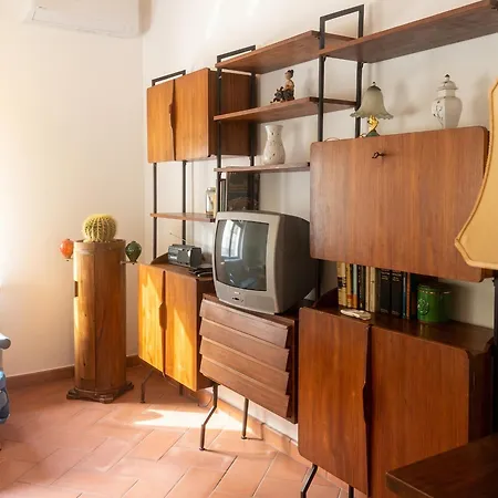 Vakantiehuis Comfy House In Crotone, Fenced Garden
