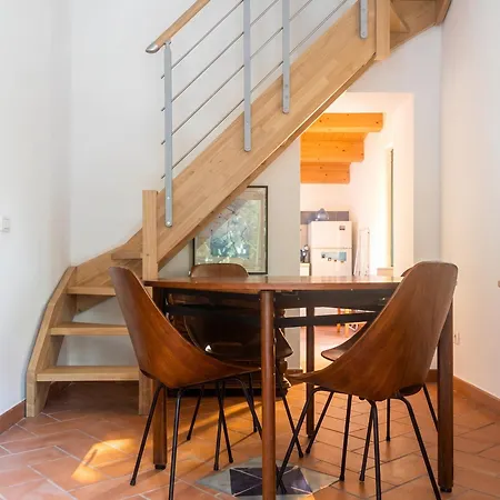Comfy House In Crotone, Fenced Garden Vakantiehuis *