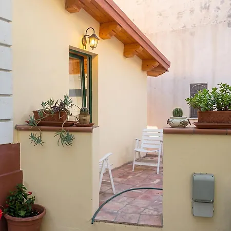 Vakantiehuis Comfy House In Crotone, Fenced Garden *