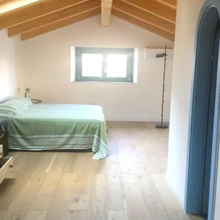 Σπίτι διακοπών Comfy House In Crotone, Fenced Garden *