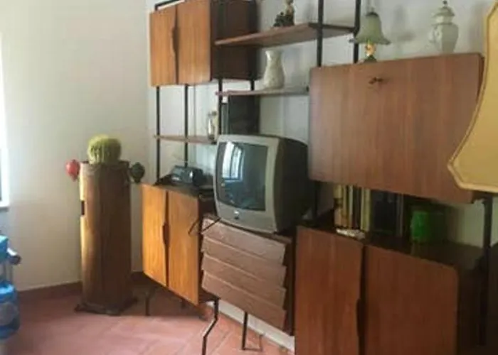 Comfy House In Crotone, Fenced Garden