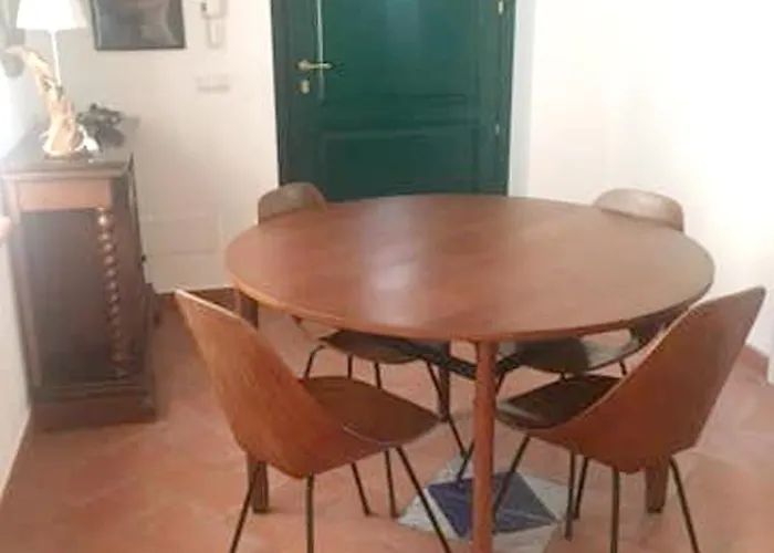 Comfy House In Crotone, Fenced Garden בית נופש קרוטונה