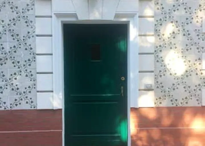 Comfy House In Crotone, Fenced Garden בית נופש *