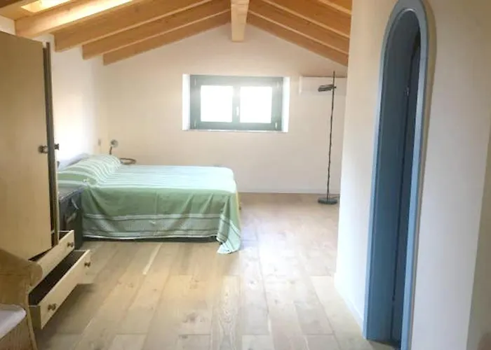 בית נופש Comfy House In Crotone, Fenced Garden *